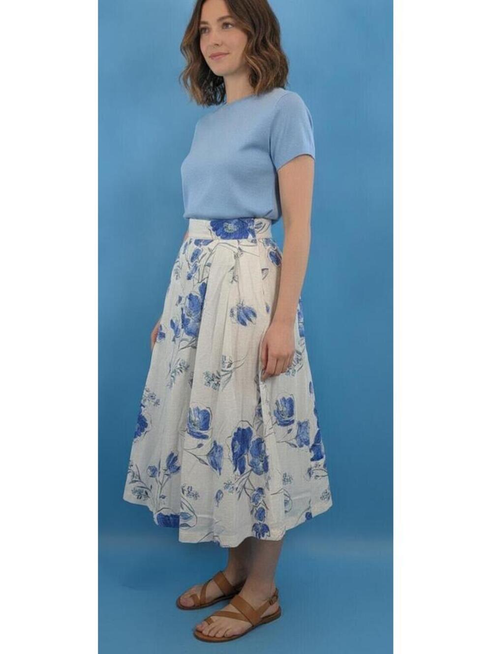 RENEE C NWOT‎ Gorgeous $175 white floral skirt XS